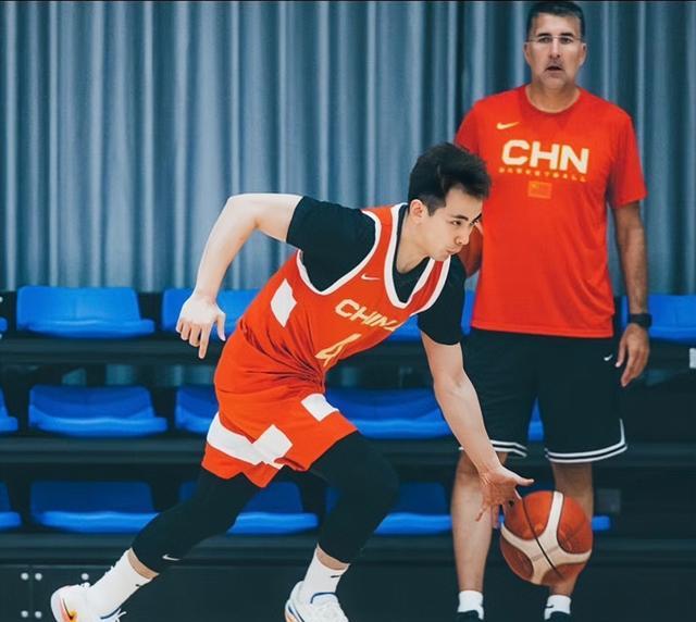 男篮球商最高3人，赵继伟第一，33岁老将经验足，李凯尔屈居第二(2)
