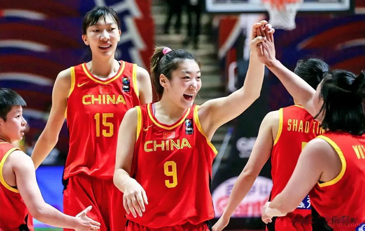 实话实说，中国女篮历史最佳阵容如下！

控球后卫：王思雨
得分后卫：苗立杰
小前