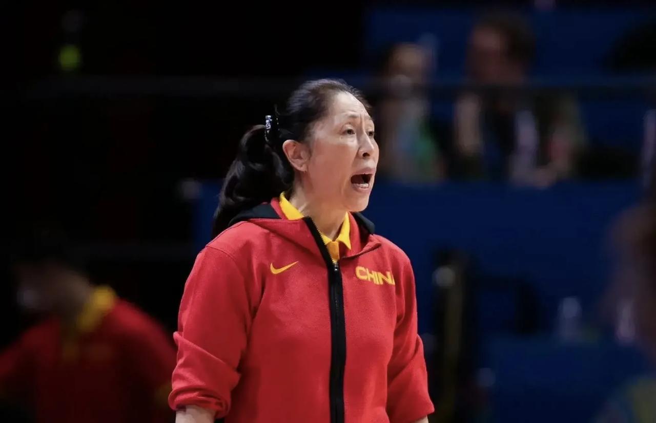 中国女篮最新消息！为了备战9月底在杭州举行的亚运会，郑微教练已经在广东清远重新集(1)