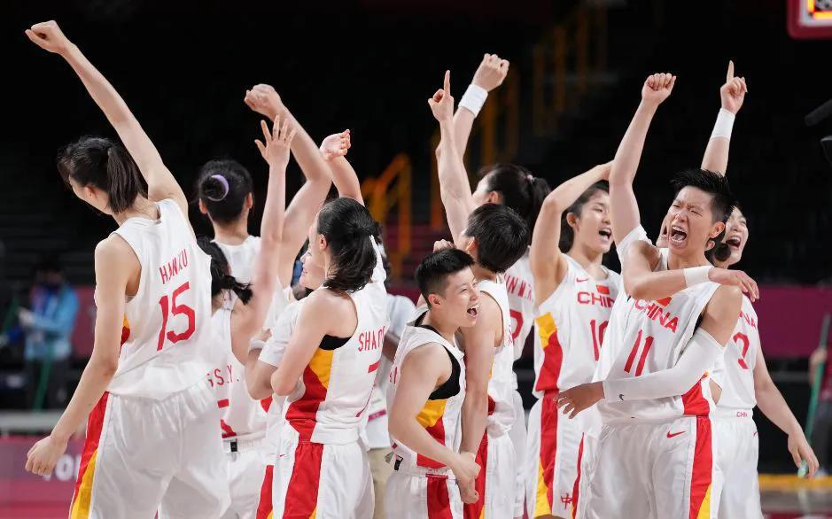 中国女篮最新消息！为了备战9月底在杭州举行的亚运会，郑微教练已经在广东清远重新集(5)