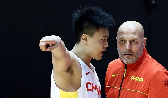 中国男篮名单更新！李凯尔正式加入，朱俊龙被放弃，余嘉豪出局(2)