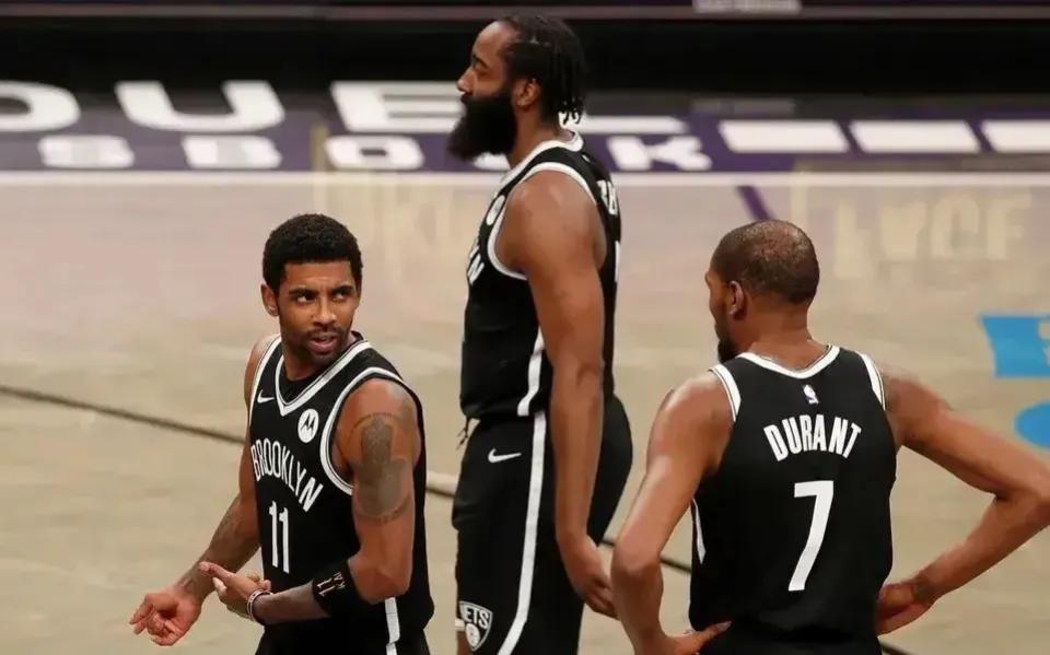 NBA历史上季后赛打下3000分战绩需要多少场？以下五位球员告诉答案！

1，汤