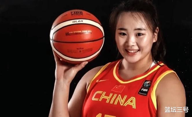 身高2米01体重110公斤，被称为“女版奥尼尔”的刘禹彤，为何不在国家队？(4)