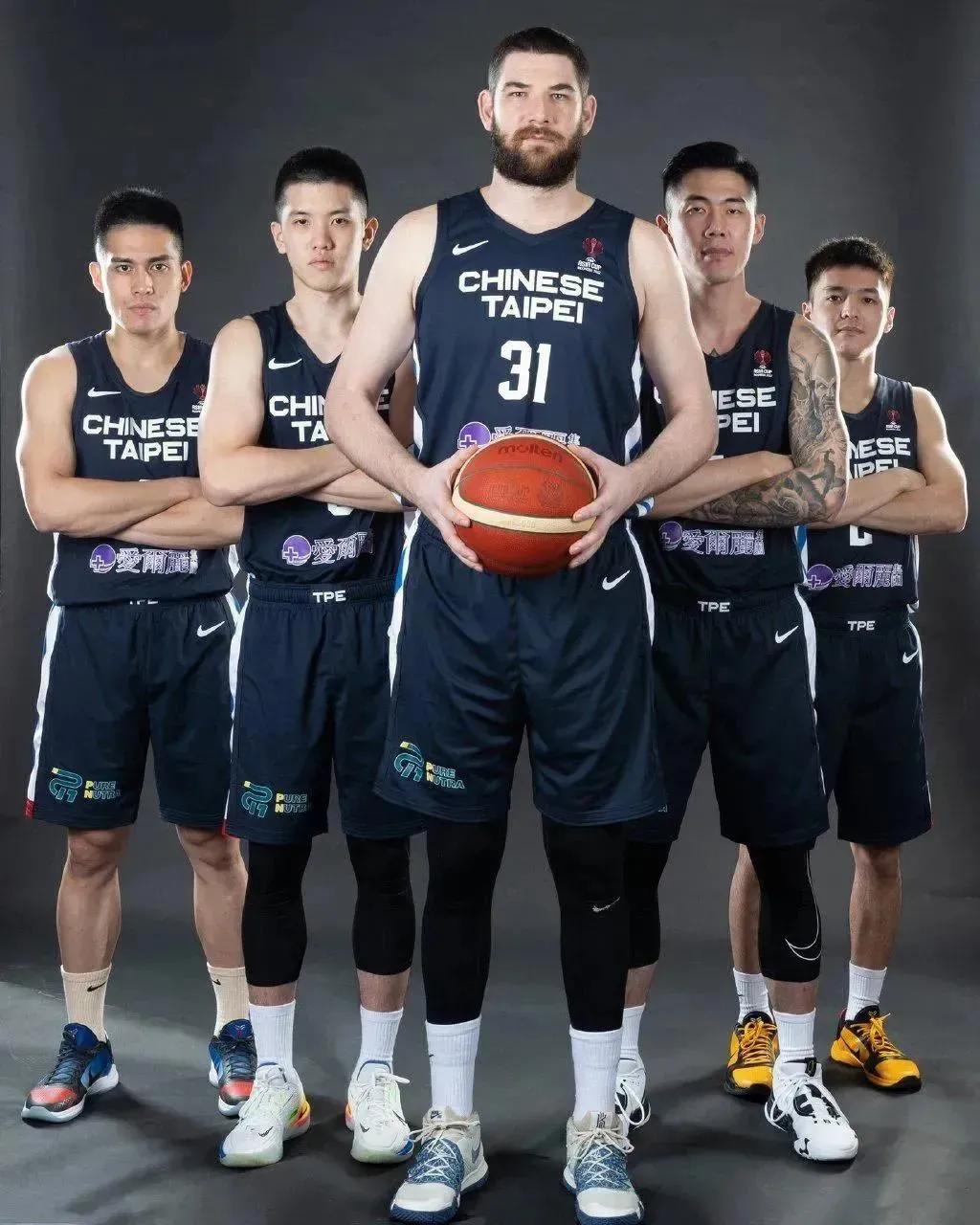 就中国台湾男篮的这个阵容，中国男篮能打得赢吗？台湾男篮的几个后卫真心打得不错！