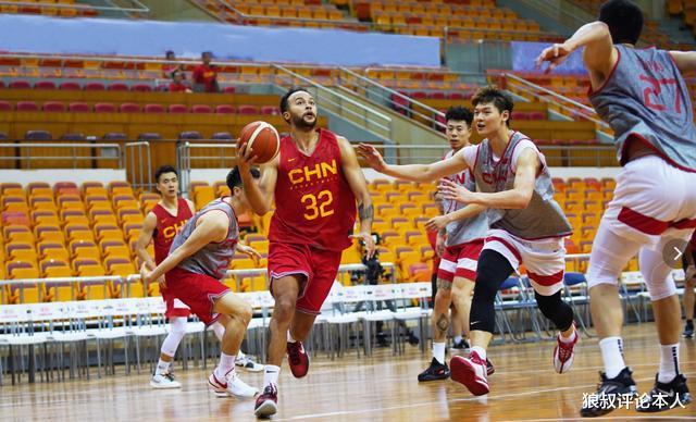 FIBA点评中国男篮：李凯尔加入还有待观察 后卫位置仍存在着疑问(2)