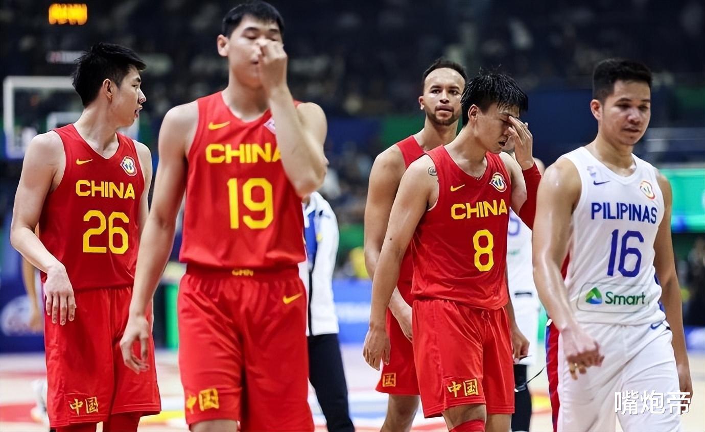 菲律宾最后0.1秒羞辱男篮！一定要赢21分，中国男篮所有人却无动于衷