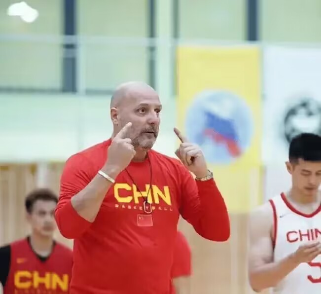 没救了！光头教练依旧带领中国男篮出征亚运会(3)