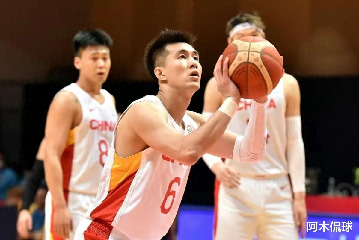 中国男篮崛起无望，浓眉哥运球秒杀CBA所有后卫，刘炜运球只有NBA中锋平均水平