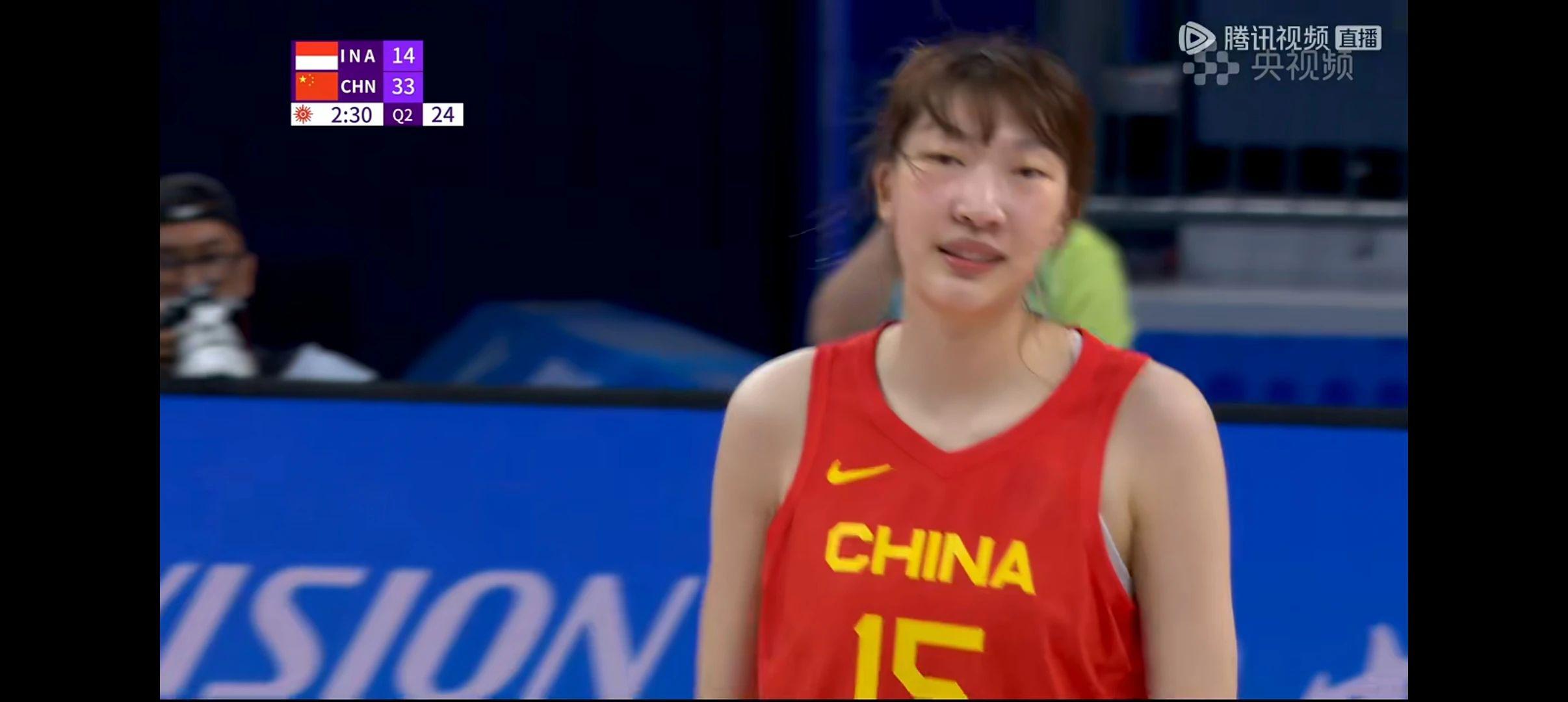 中国女篮手感不佳依然大胜印尼近50分，这就是恐怖的统治力！(3)