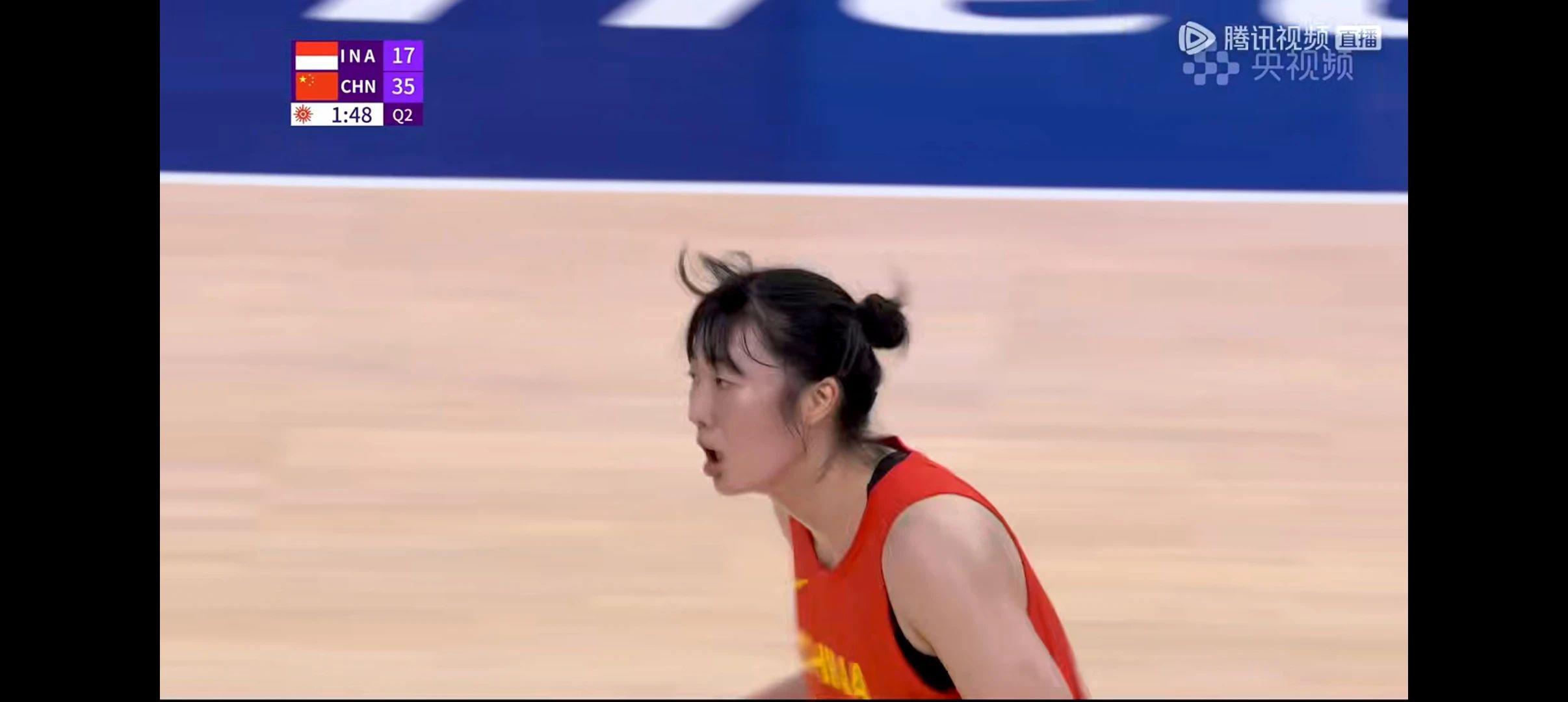 中国女篮手感不佳依然大胜印尼近50分，这就是恐怖的统治力！(6)