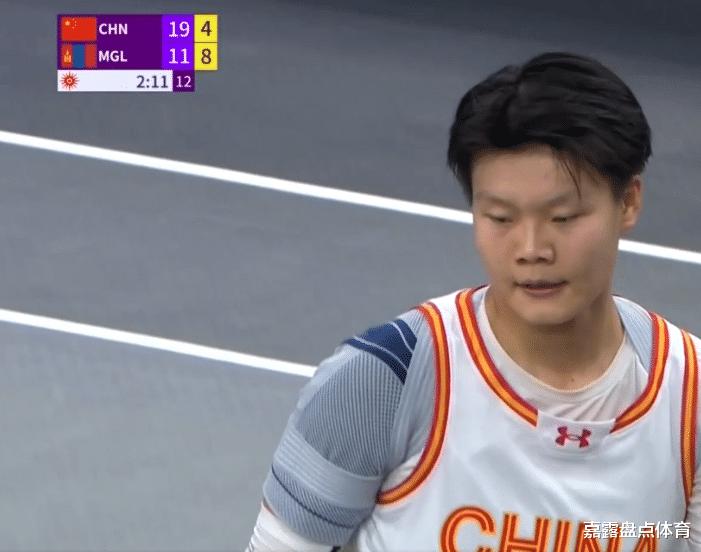 21-12！中国三人篮球女队夺金，万济圆9+11：连得3分带队取胜(3)