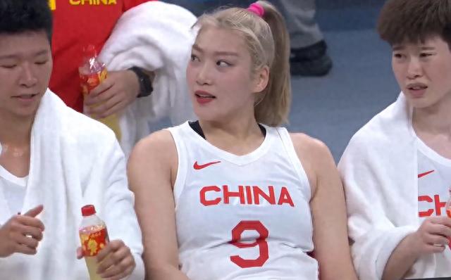 中国女篮111-53大胜印度女篮，小组赛三连胜晋级，球员表现点评