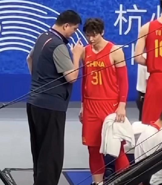 太准！20分钟16分！曾凡博拯救了中国男篮！亚运会退役第一人(12)
