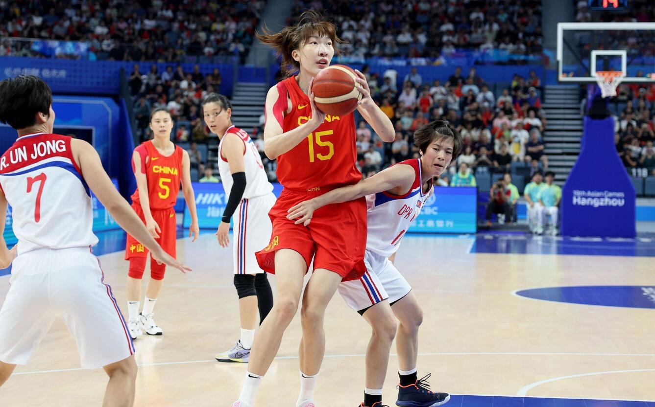 亚运女篮56分大胜进决赛，金维娜弹无虚发，朝鲜女篮5人拼全场(3)