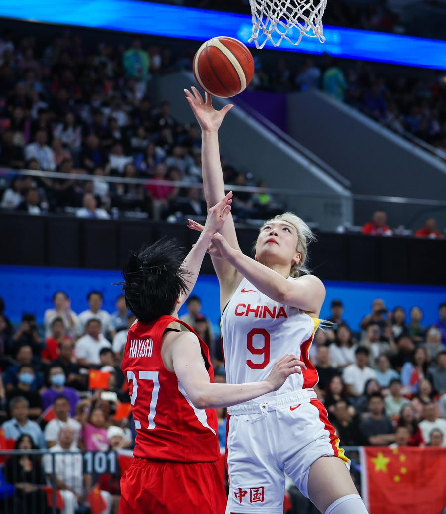 “超级球迷”麦迪现身决赛现场，中国女篮夺冠为“三大球”挽回尊严