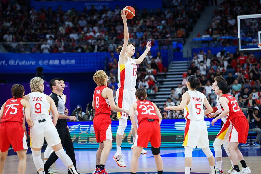 “超级球迷”麦迪现身决赛现场，中国女篮夺冠为“三大球”挽回尊严(5)
