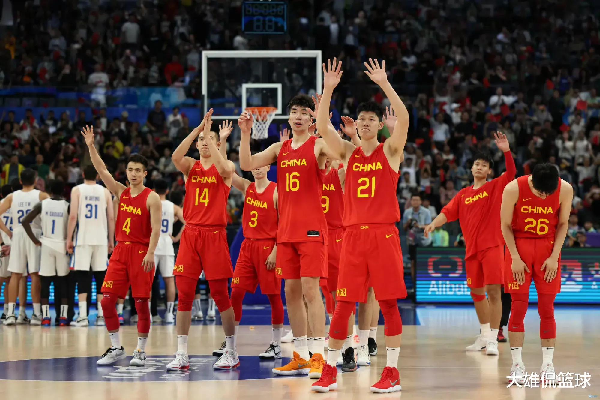 中国男篮主帅谈中国男篮球员：理解能力不够，不懂分析赛场形势(2)