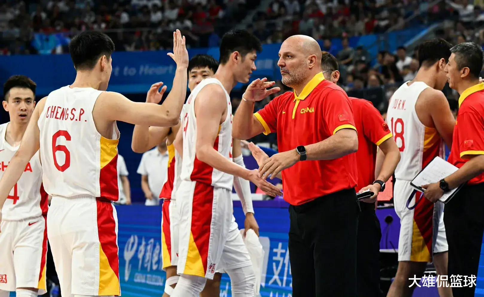 中国男篮主帅谈中国男篮球员：理解能力不够，不懂分析赛场形势(4)
