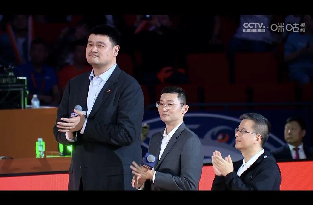 53分钟31分16板！人家正式接班王哲林！中国男篮拒绝的第一未来