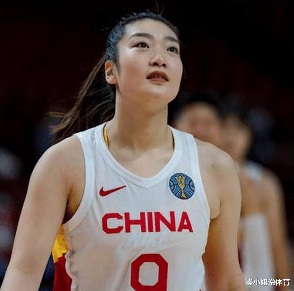 李梦是如何成为中国女篮的第一人？成长之路也很艰难(2)