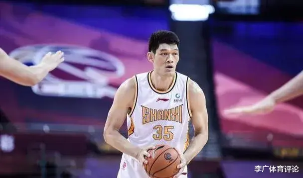 山西战胜青岛，杨瀚森19分21板，确实是中国篮球未来的扛鼎之人(4)
