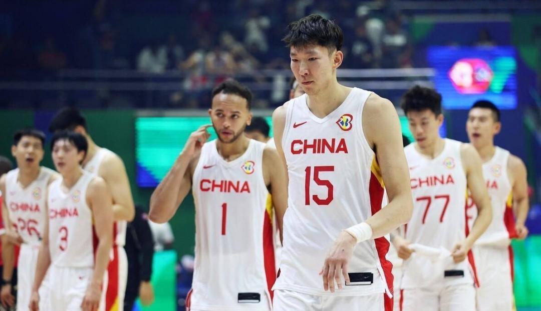 NBA突然抛来橄榄枝！恭喜中国男篮18岁新星，姚明做重大决定(1)