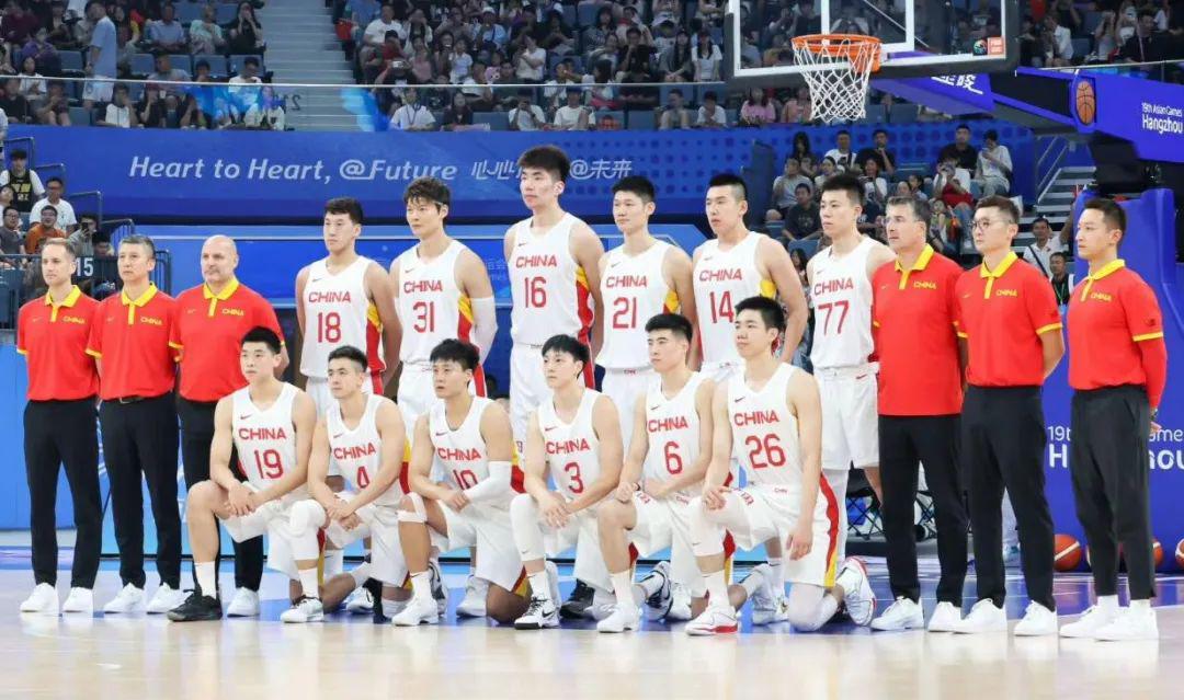 NBA突然抛来橄榄枝！恭喜中国男篮18岁新星，姚明做重大决定(2)