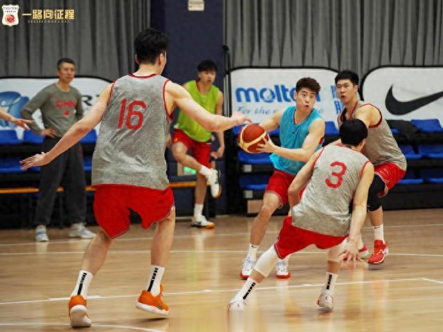 篮球点燃青岛春节假期！中国男篮集训队再次在青集训，杨瀚森有望第一次随队出战(1)