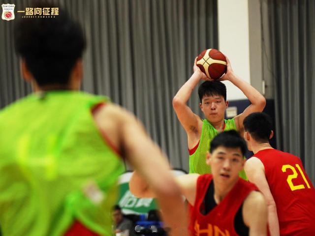 篮球点燃青岛春节假期！中国男篮集训队再次在青集训，杨瀚森有望第一次随队出战(2)