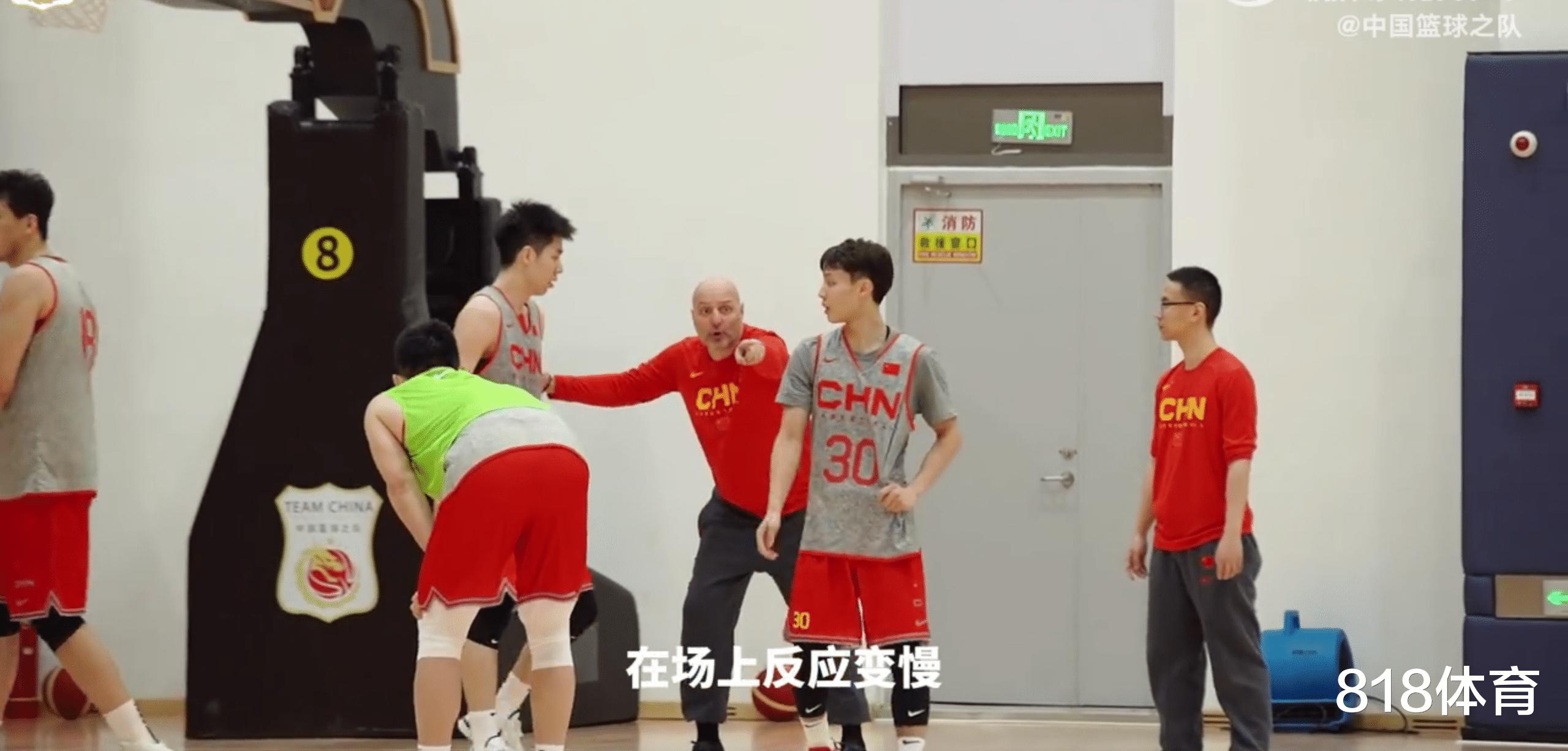 爱不释手! 乔帅: 杨瀚森是男篮标志性球员 他让我想起塞尔维亚队友(5)