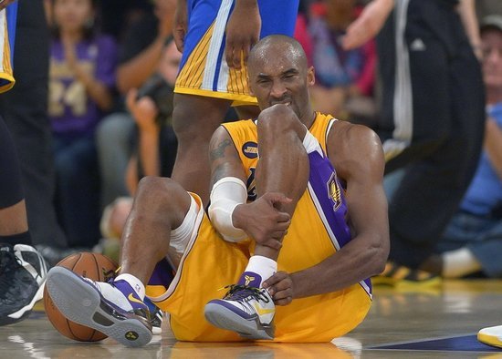 NBA球星伤疤有多恐怖？罗斯膝盖伤疤10厘米，看到老詹我服了(3)