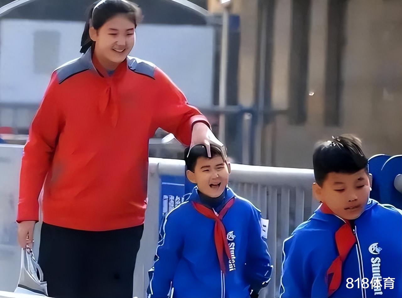 女姚明！2米28中锋张子宇首次入选国家队，16岁将出战U18亚锦赛(2)