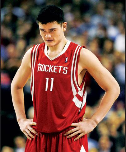 6位打过NBA的中国球员，谁得分最高？周琦6分 易建联31分(7)