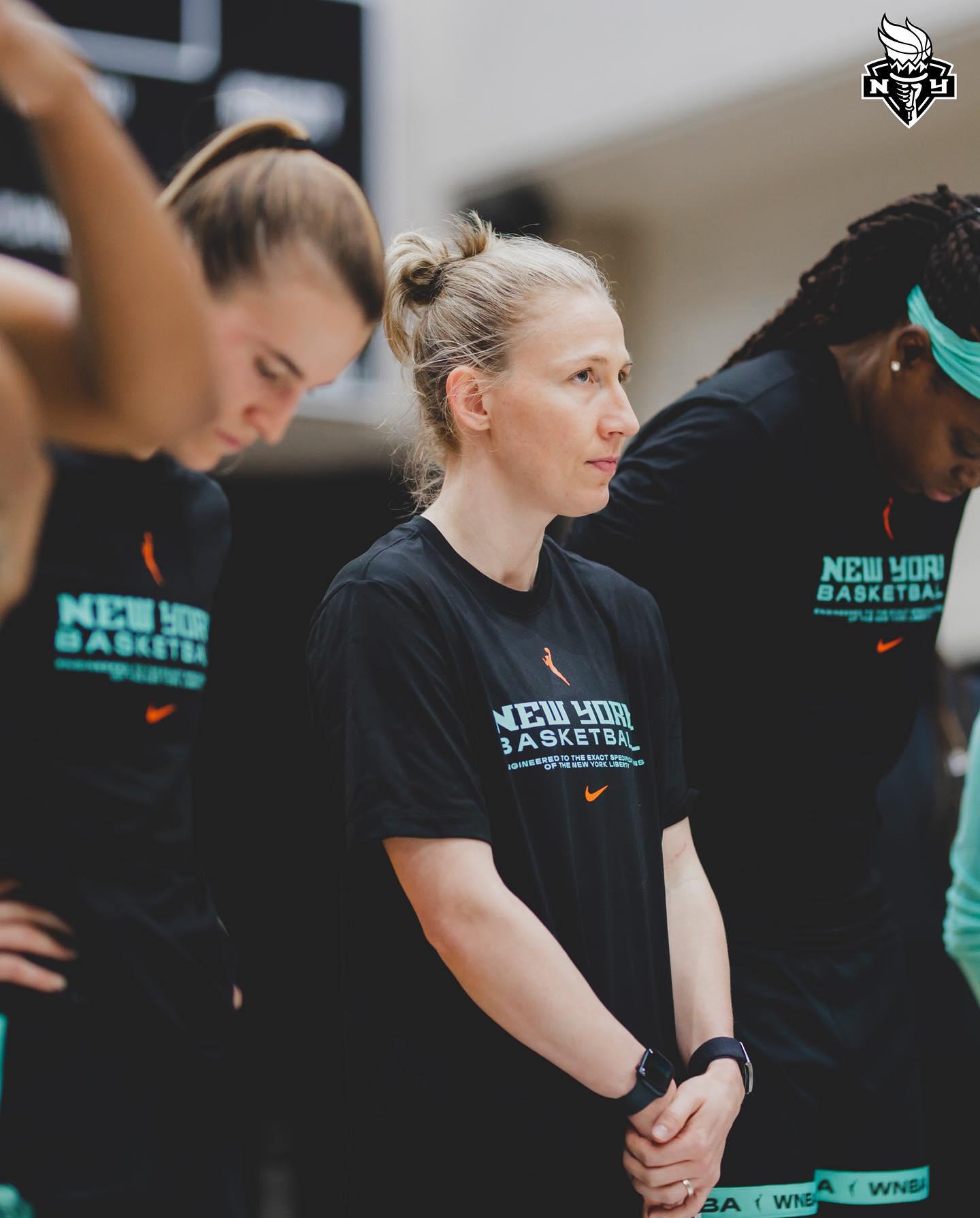 WCBA总决赛打完还不到一周 内蒙古外援琼斯就回到WNBA备战新赛季(6)
