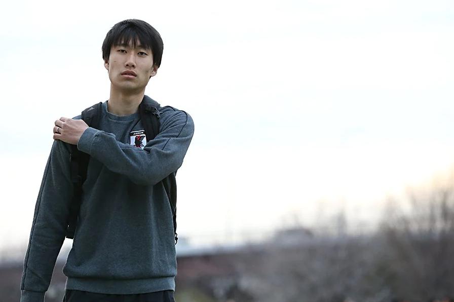 试训J联赛被骂“滚回家”的日本高中生，8年后成了欧洲冠军(7)