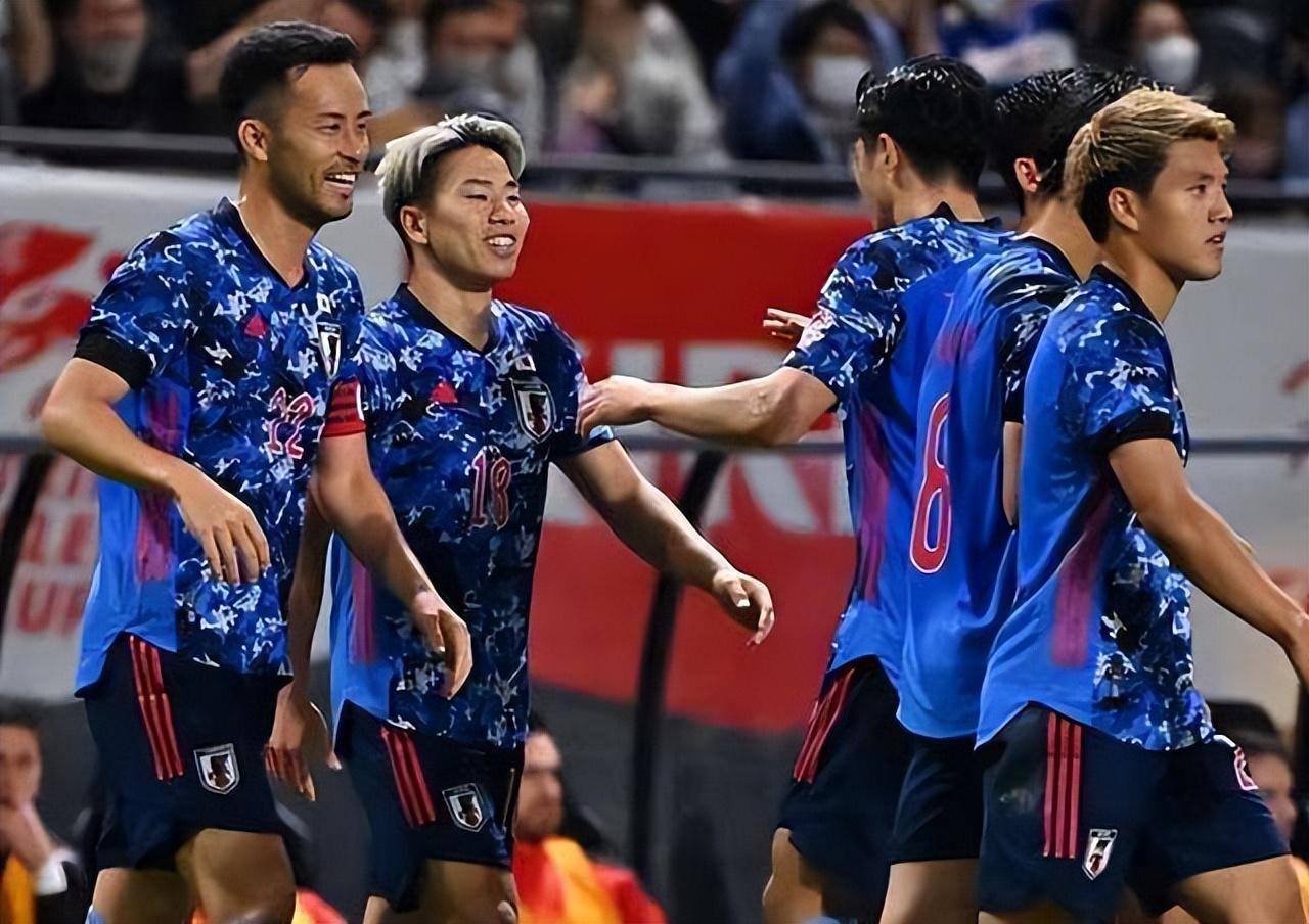 世界杯亚洲六支球队出线分析：日本陷入死亡组，东道主将出线(6)