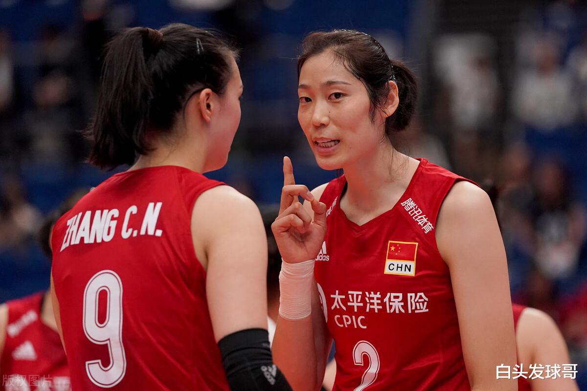 中国女排22点决战巴西，1米98世界冠军驰援蔡斌，世联赛争冠加码(2)