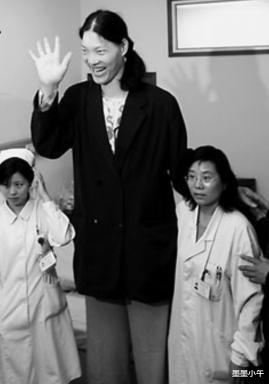 世界第一女巨人姚德芬：身高2.36米，比姚明还高，为啥活不过50岁(24)