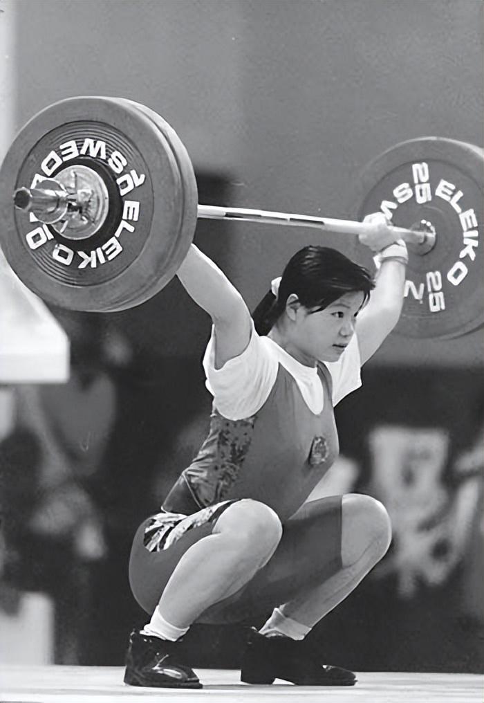 2003年，奥运冠军陈晓敏以399万拍卖所有奖牌，全部所得捐建学校(7)