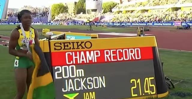 打破世锦赛纪录！杰克逊21秒45获200米金牌，历史上仅慢于乔伊娜