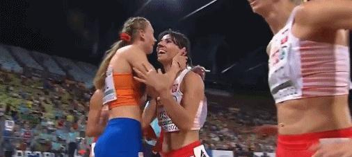 49秒44！22岁荷兰美女称霸欧洲，创下3大纪录，现场抱头喜极而泣(5)