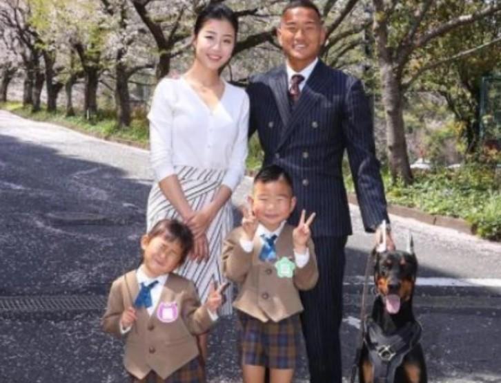 世界杯一哭成名的郑大世：与韩国空姐闪婚，生两娃零继承妻子颜值(21)