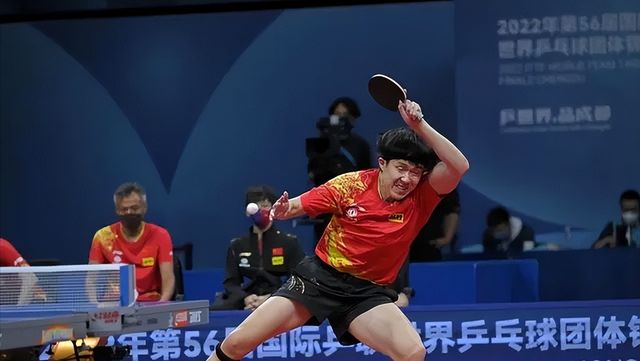 中国队世乒赛丢掉首分，王楚钦不敌日本天才，张本智和怒吼庆祝(2)
