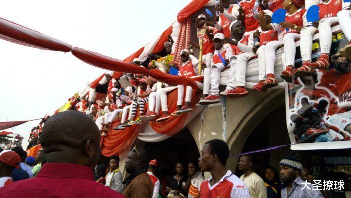尼日利亚庆祝“阿森纳日”的真相，巴洛贡谈俱乐部和国家队未来(1)