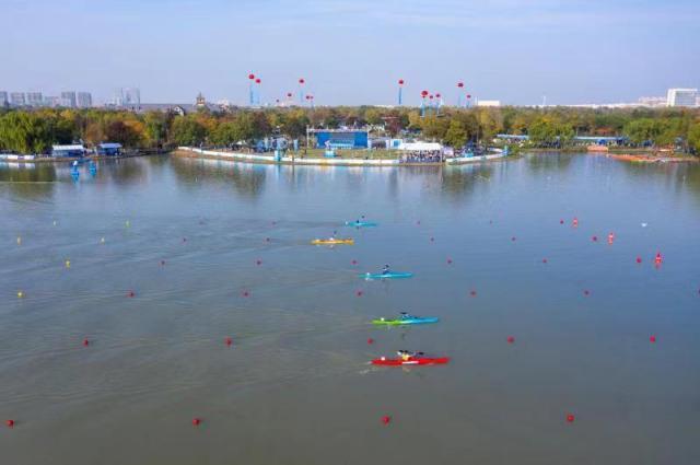 水上演绎速度激情！中国名校水上运动公开赛开赛(2)