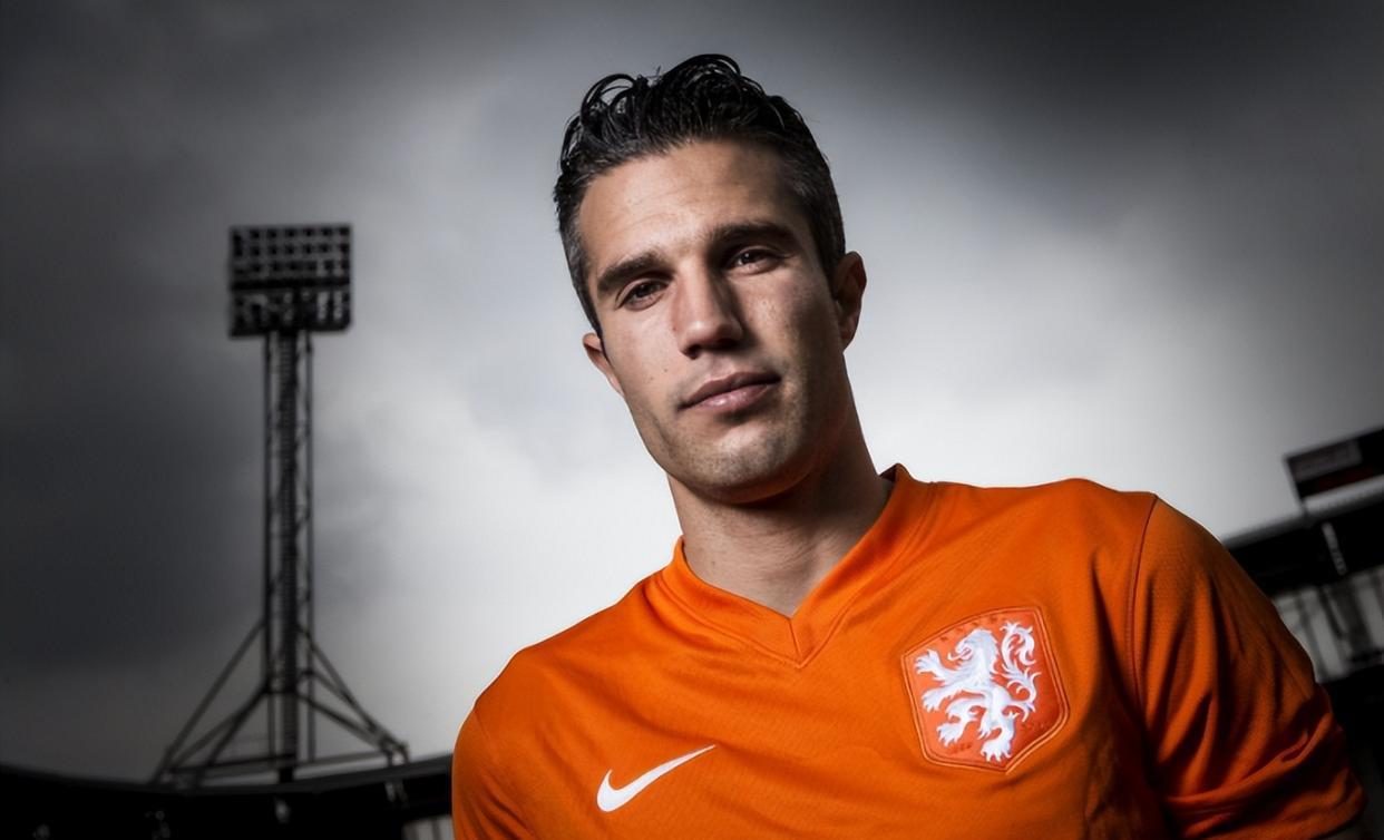 荷兰队2-0挖出新范佩西！23岁神锋横空出世，27场造33球未来可期(2)