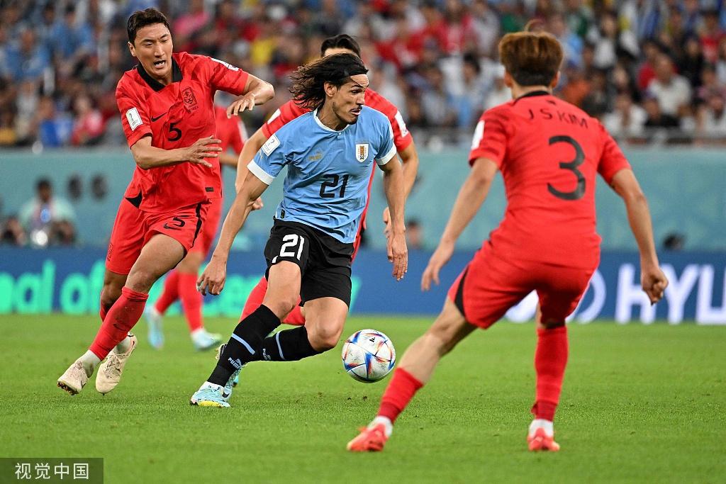 沙特和日本都赢了，韩国队世界杯首战平乌拉圭，韩国球迷反应不一(2)