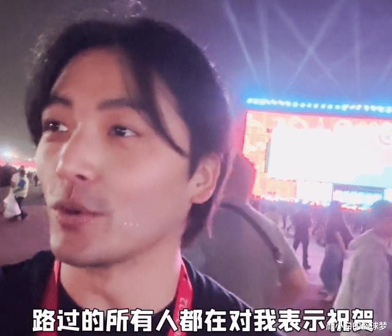 扎心！中国球迷卡塔尔街头收到“恭喜日本”祝贺 一句我是中国人显心酸(7)