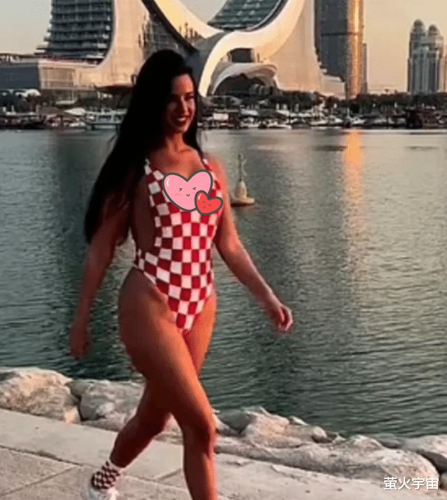 前克罗地亚小姐在卡塔尔穿泳衣散步惹争议，网友呼吁尊重当地文化(2)