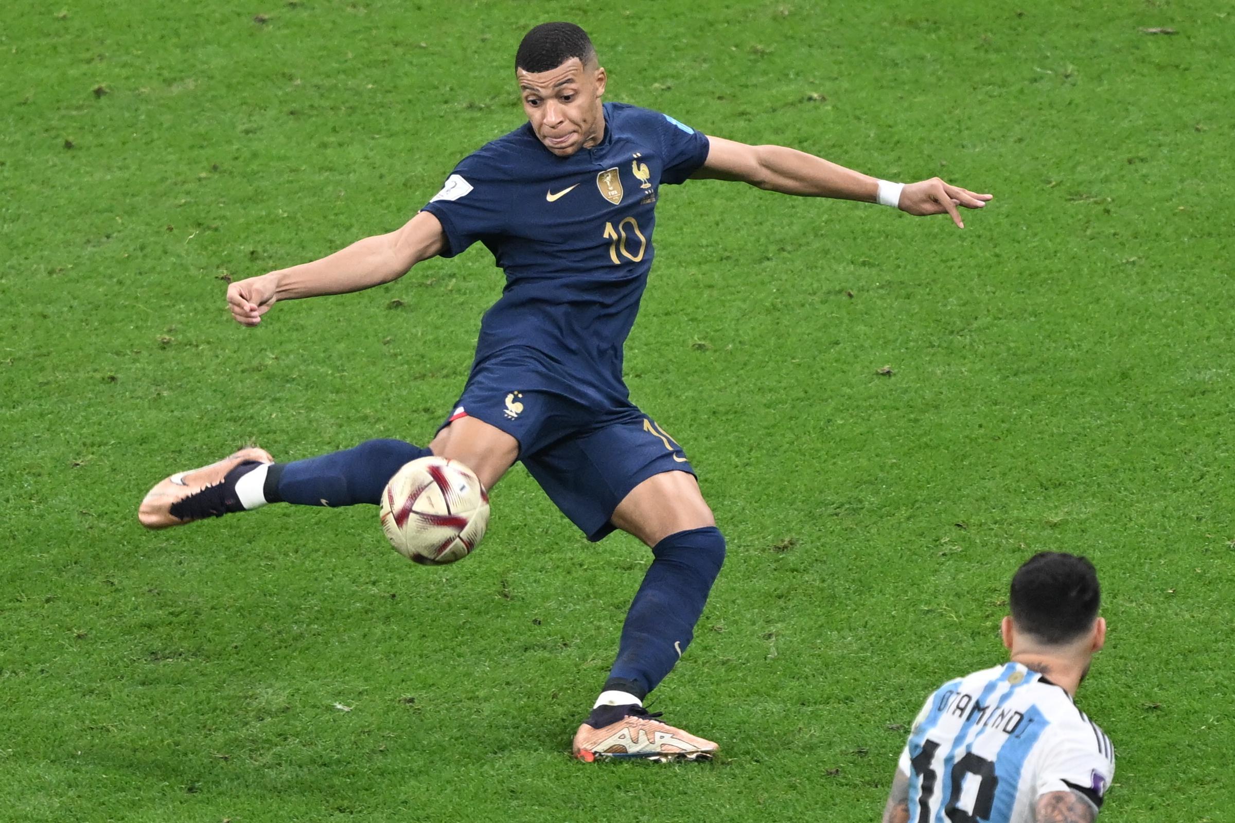 阿根廷2比0领先法国却被扳平比分，阿根廷教练出现了哪些问题(5)